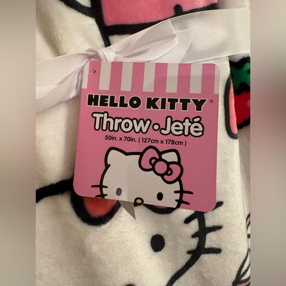 Hello Kitty Strawberry Milkshake Blanket - Picture 2 of 4